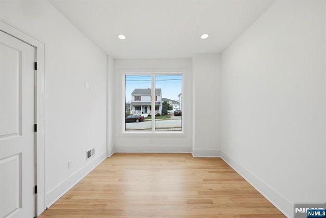 110 Platt Avenue, Saddle Brook, NJ 07663