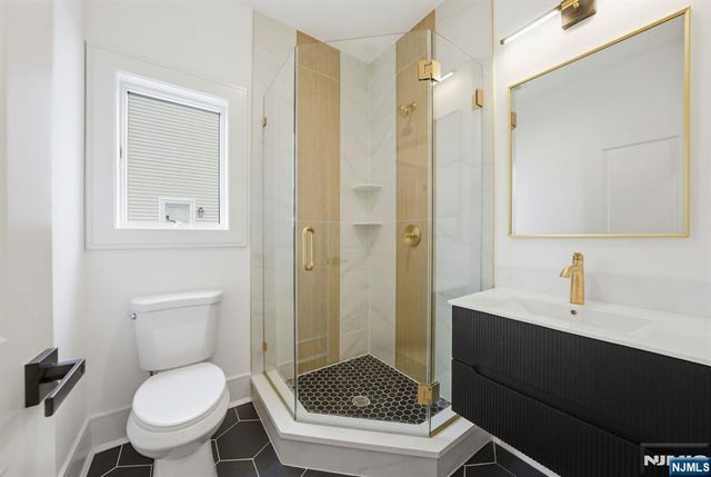 110 Platt Avenue, Saddle Brook, NJ 07663