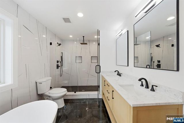 110 Platt Avenue, Saddle Brook, NJ 07663