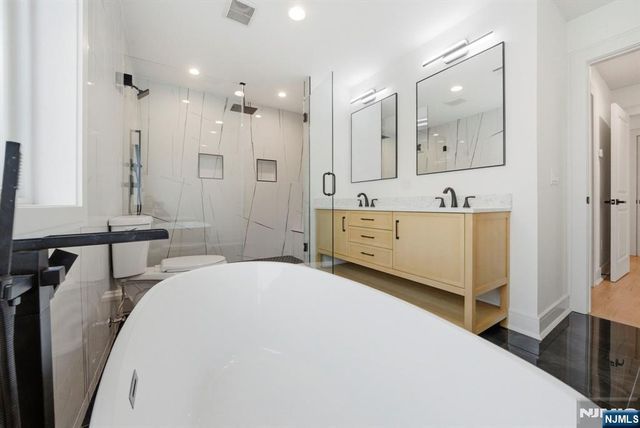110 Platt Avenue, Saddle Brook, NJ 07663