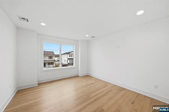 110 Platt Avenue, Saddle Brook, NJ 07663