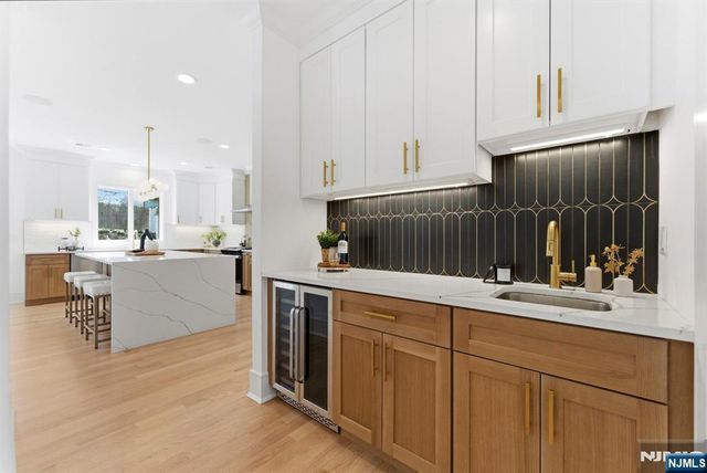 110 Platt Avenue, Saddle Brook, NJ 07663