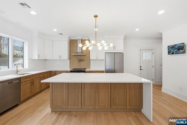 110 Platt Avenue, Saddle Brook, NJ 07663