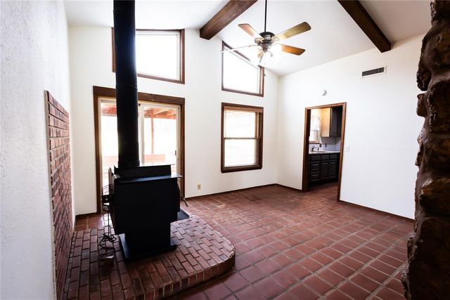 19 Russell Road, Mcloud, OK 74851