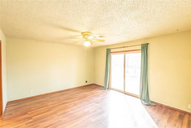 19 Russell Road, Mcloud, OK 74851