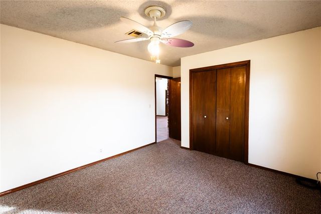 19 Russell Road, Mcloud, OK 74851