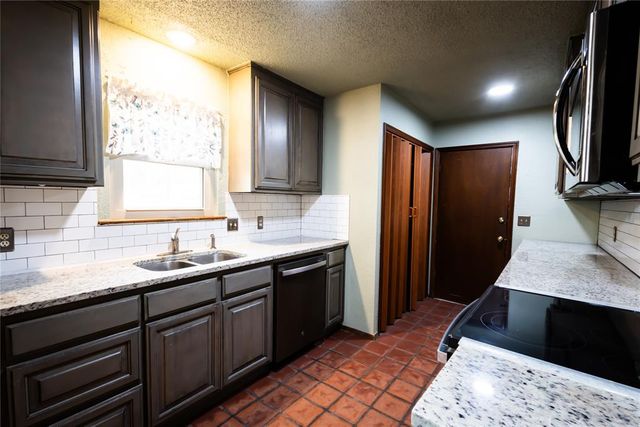 19 Russell Road, Mcloud, OK 74851