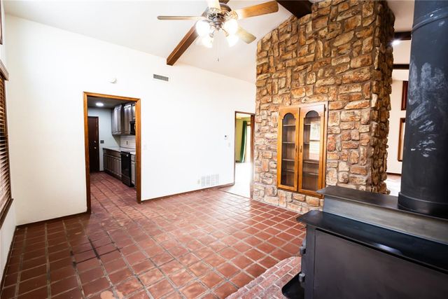 19 Russell Road, Mcloud, OK 74851