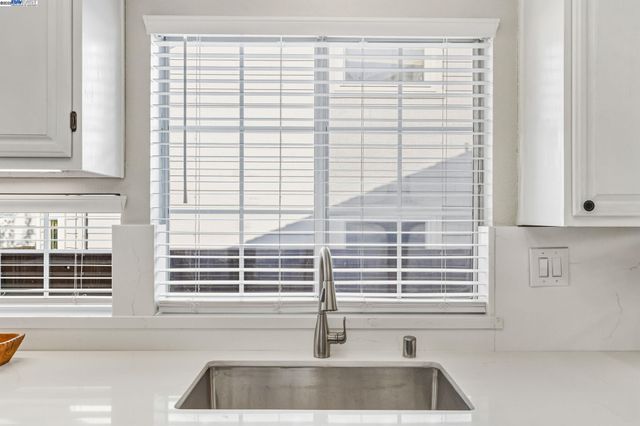 974 Clinton Pl, Pleasanton, CA 94566