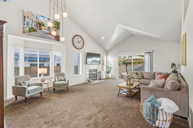 974 Clinton Pl, Pleasanton, CA 94566