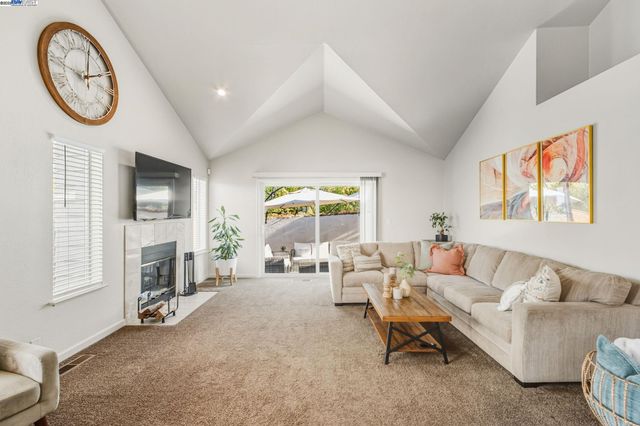 974 Clinton Pl, Pleasanton, CA 94566