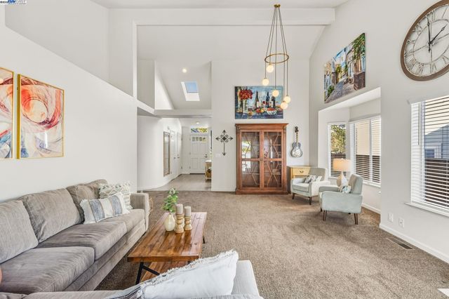 974 Clinton Pl, Pleasanton, CA 94566