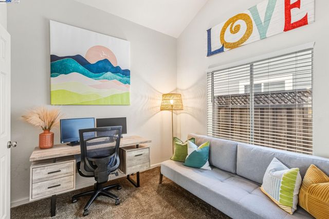 974 Clinton Pl, Pleasanton, CA 94566