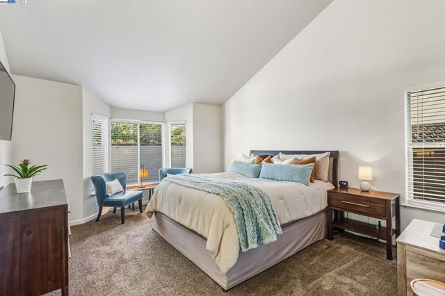 974 Clinton Pl, Pleasanton, CA 94566