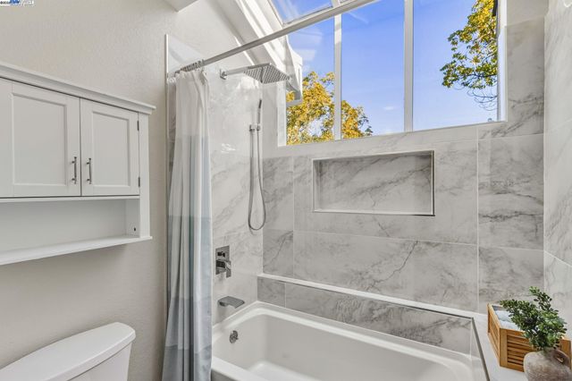 974 Clinton Pl, Pleasanton, CA 94566