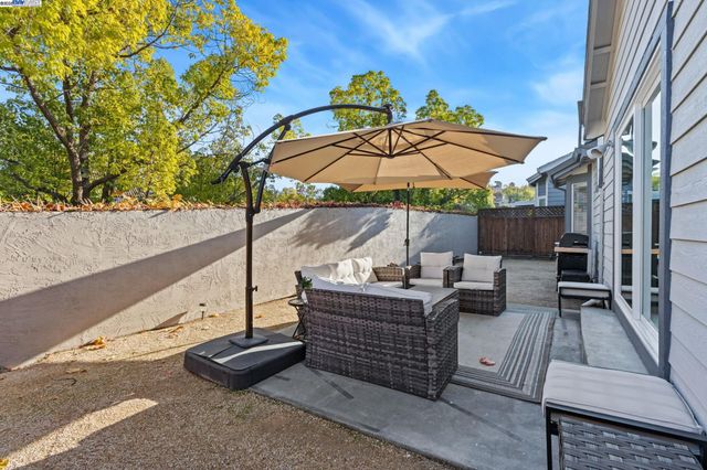 974 Clinton Pl, Pleasanton, CA 94566