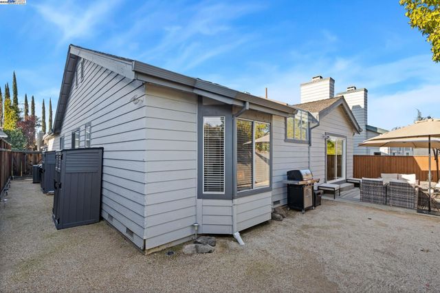 974 Clinton Pl, Pleasanton, CA 94566