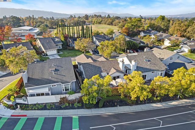974 Clinton Pl, Pleasanton, CA 94566