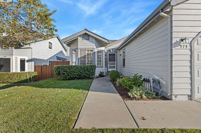 974 Clinton Pl, Pleasanton, CA 94566