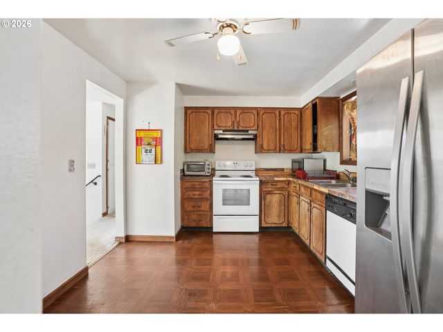 1453 Se 29TH Ct, Troutdale, OR 97060