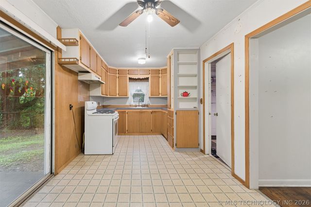 212 S Indianola Street, Pryor, OK 74361