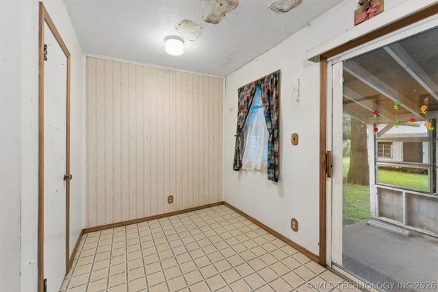 212 S Indianola Street, Pryor, OK 74361