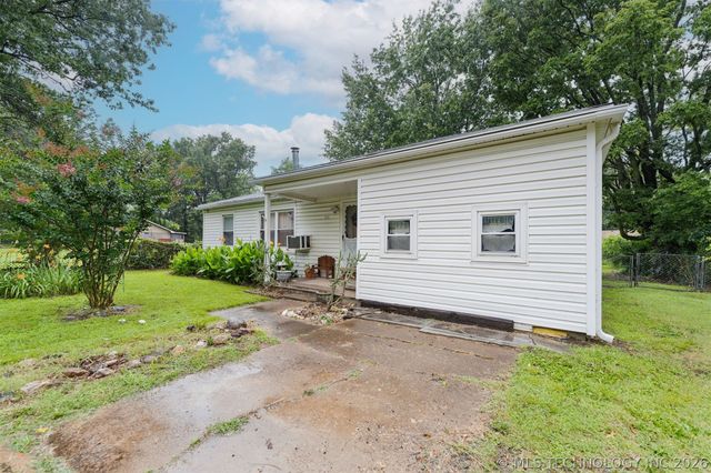 212 S Indianola Street, Pryor, OK 74361