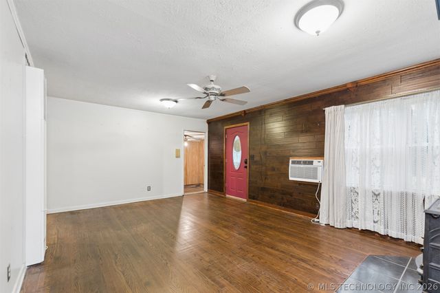 212 S Indianola Street, Pryor, OK 74361