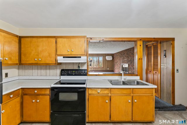 6 Sunrise Road, Danbury, CT 06810