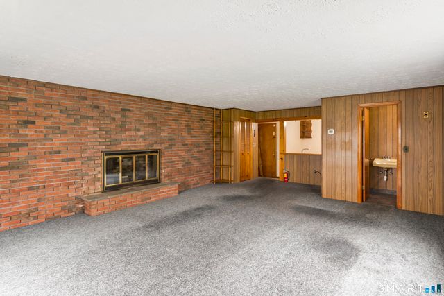 6 Sunrise Road, Danbury, CT 06810