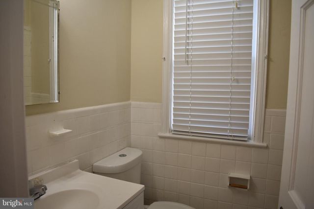 7205 CLARENDON RD, Bethesda, MD 20814