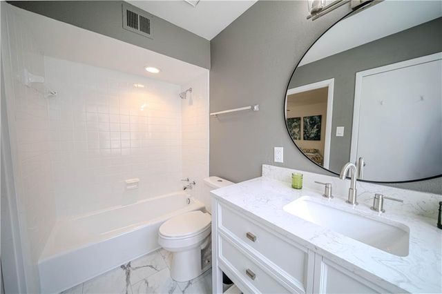 346 Carpenter Drive 17, Atlanta, GA 30328