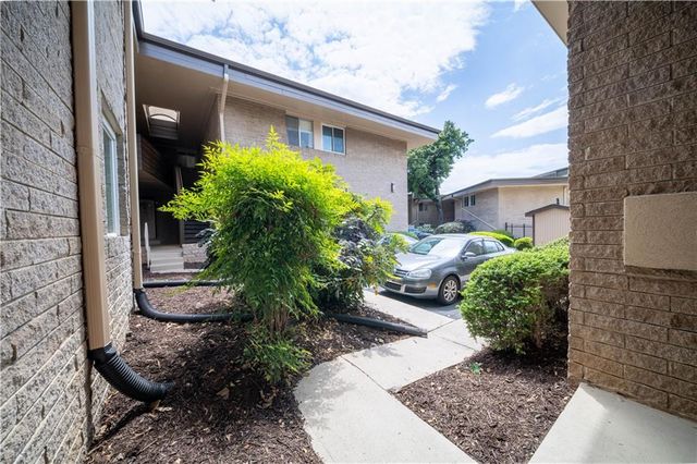 346 Carpenter Drive 17, Atlanta, GA 30328
