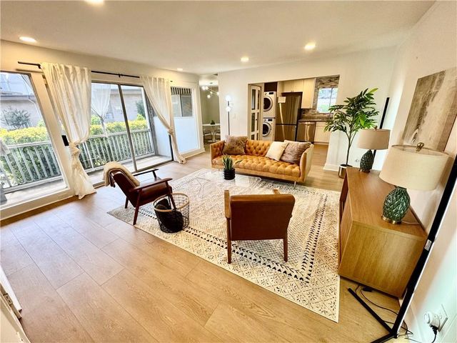 346 Carpenter Drive 17, Atlanta, GA 30328