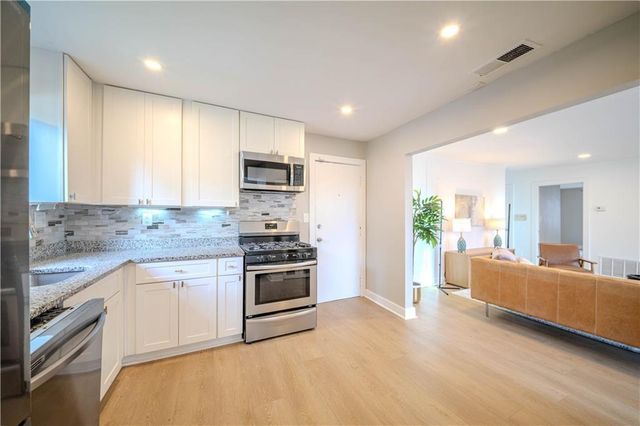 346 Carpenter Drive 17, Atlanta, GA 30328