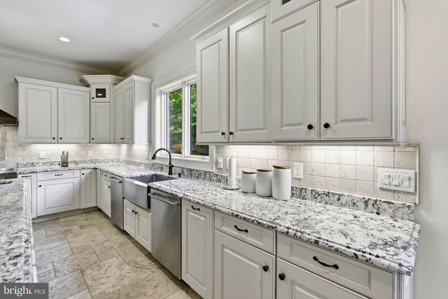 936 KIMBERWICKE RD, Mclean, VA 22102