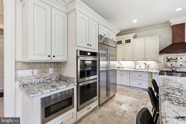 936 KIMBERWICKE RD, Mclean, VA 22102