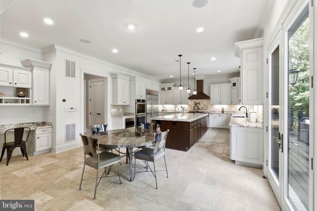 936 KIMBERWICKE RD, Mclean, VA 22102