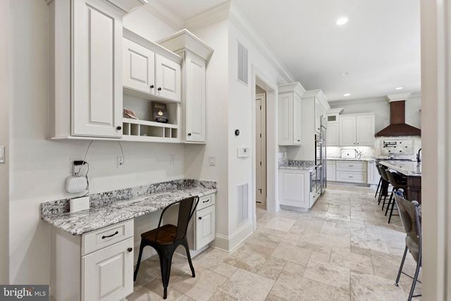 936 KIMBERWICKE RD, Mclean, VA 22102