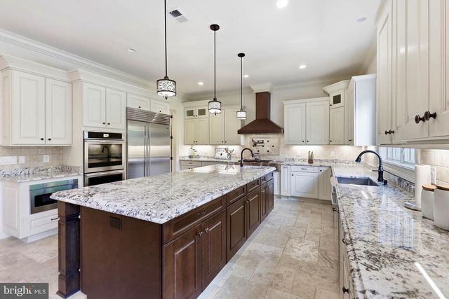 936 KIMBERWICKE RD, Mclean, VA 22102