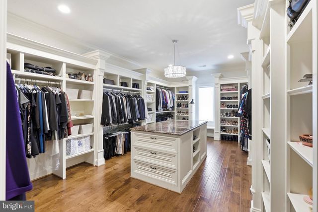 936 KIMBERWICKE RD, Mclean, VA 22102