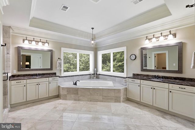 936 KIMBERWICKE RD, Mclean, VA 22102