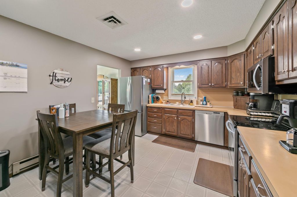 5330 Pine Cone Lane, Carver, MN 55315 — photo 4