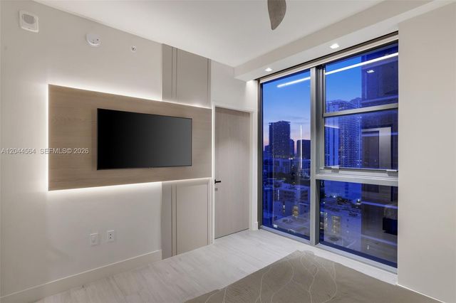 700 NE 24th Street 1401, Miami, FL 33137
