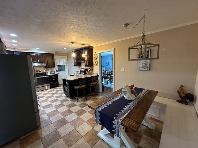 1205 Barkridge Cir, Hopkinsville, KY 42240