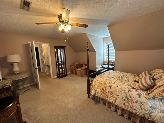 1205 Barkridge Cir, Hopkinsville, KY 42240