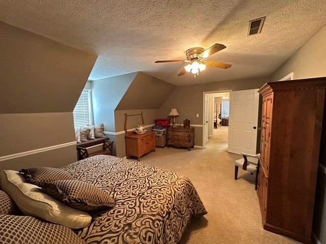 1205 Barkridge Cir, Hopkinsville, KY 42240