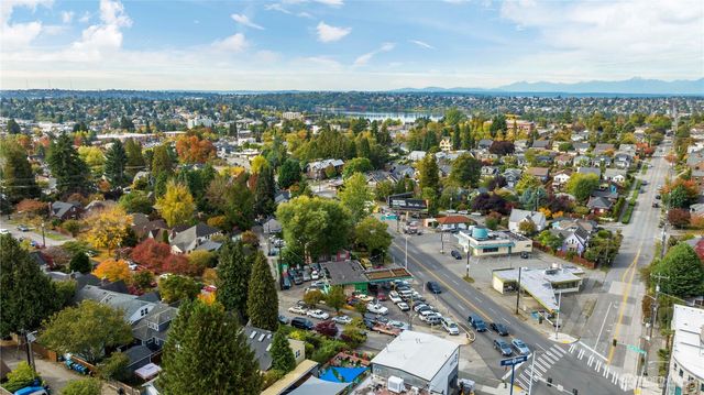 7860 Lake City Way NE, Seattle, WA 98115