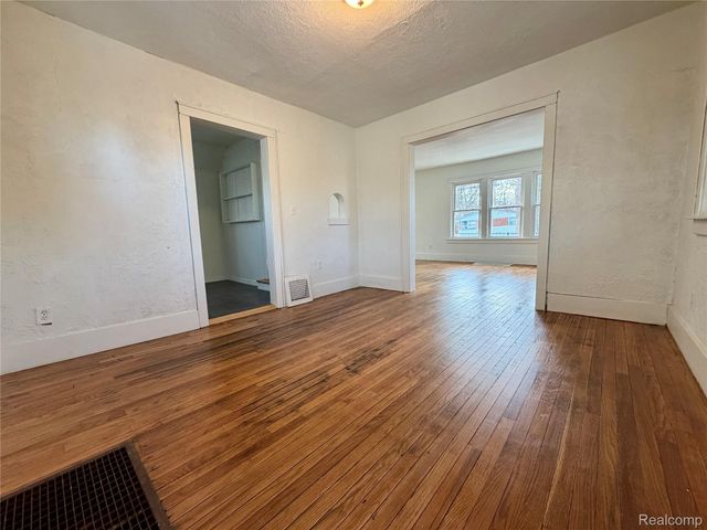 3403 Rust Avenue, Saginaw, MI 48601