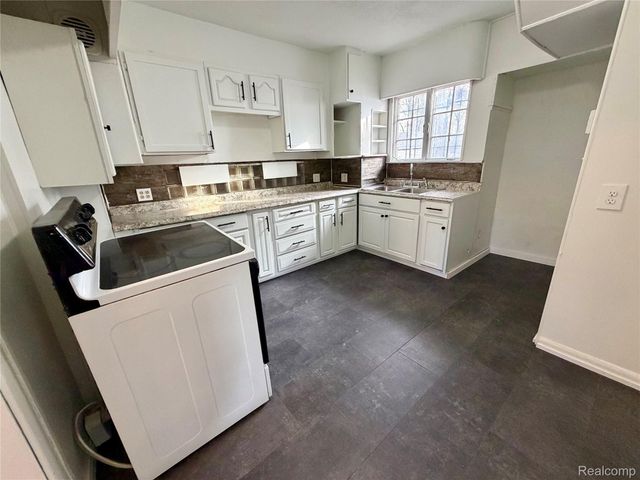 3403 Rust Avenue, Saginaw, MI 48601